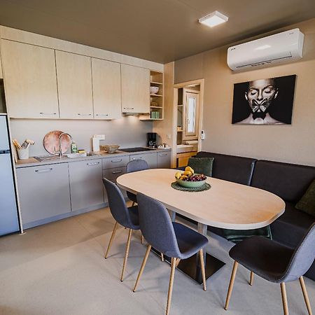 Deluxe Lake View Mobile Homes With Thermal Riviera Tickets Чатеж об Сави Екстериор снимка
