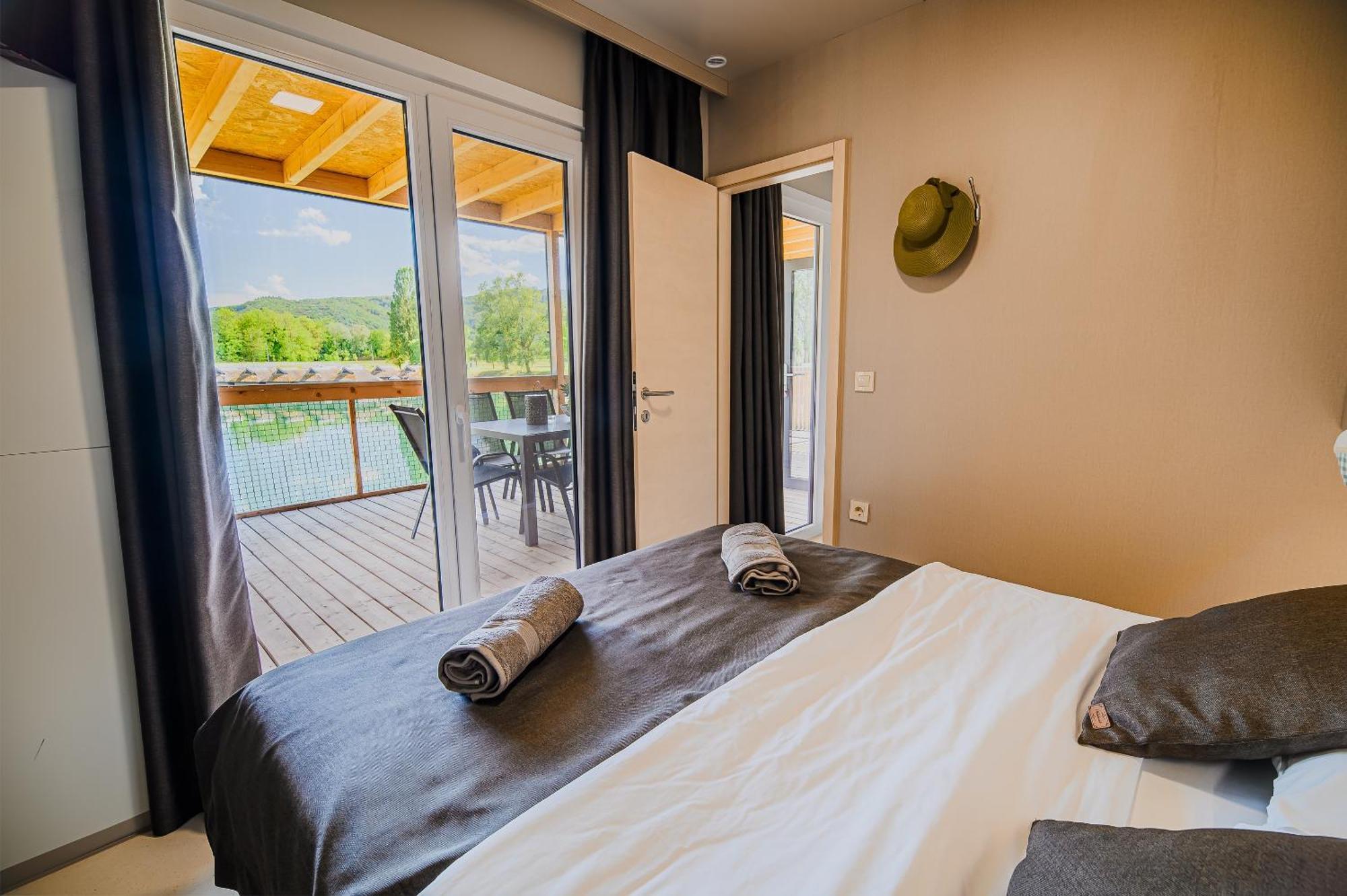 Deluxe Lake View Mobile Homes With Thermal Riviera Tickets Чатеж об Сави Екстериор снимка